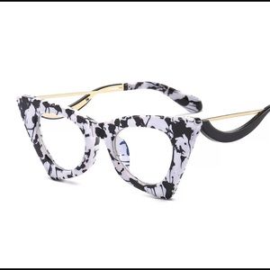 'Nova' Frames (Black & White)